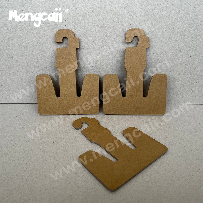 Slipper paper hooks made of FSC renewable kraft cardboard, recyclable and completely biodegradable, used for displaying slippers and flip-flops